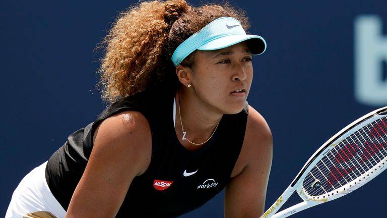 Osaka eases through in Miami