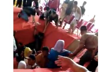 Boy dies as wedding stage collapses on him