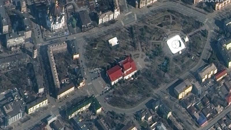 300 feared dead in Russian strike on Mariupol theatre: city hall