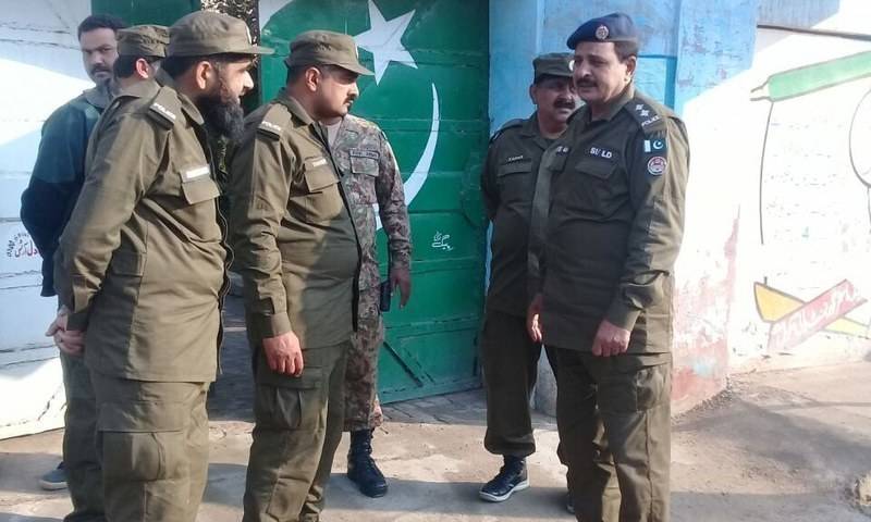 Fear of clash between PTI and PML-N workers in Gujranwala as police reach spot