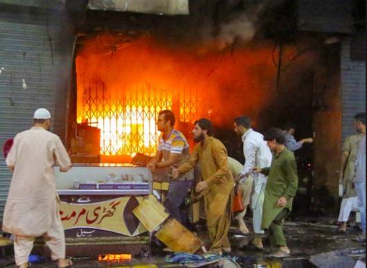Markets catch fire in Karachi, Pattoki