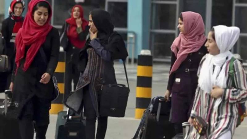 Taliban ban Afghan women from flying without male relative