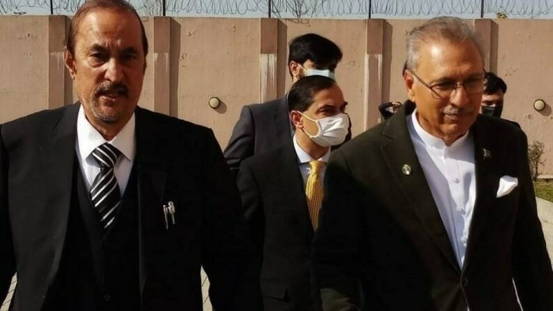 President Alvi holds meeting to decide fate of provincial assemblies