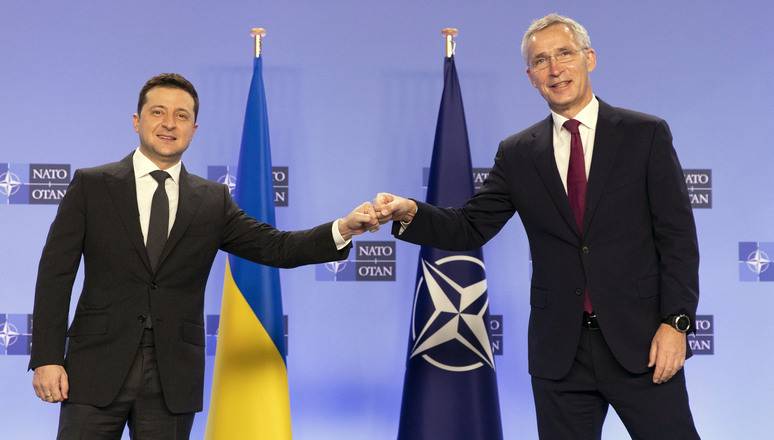 Ukraine calls for 'weapons, weapons, weapons' at NATO talks