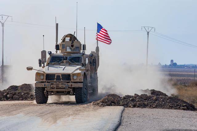 Four US troops injured in rocket attack on Syria base