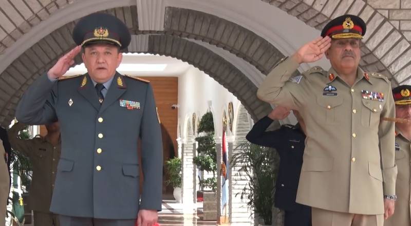 Kazakhstan’s Defence Minister calls on Gen Nadeem Raza to discuss Afghan issue