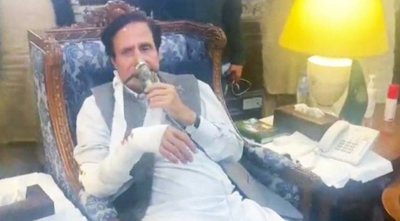 Supporters rally to show solidarity with Parvez Elahi 
