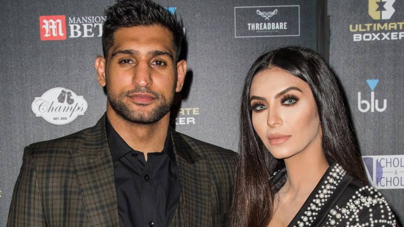 Amir Khan robbed of watch at gunpoint in east London