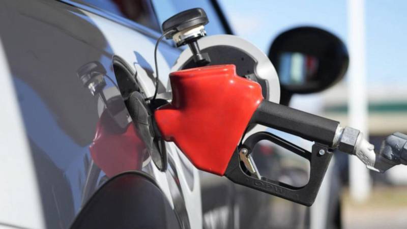 Oil prices plunge after IMF cuts global growth forecast