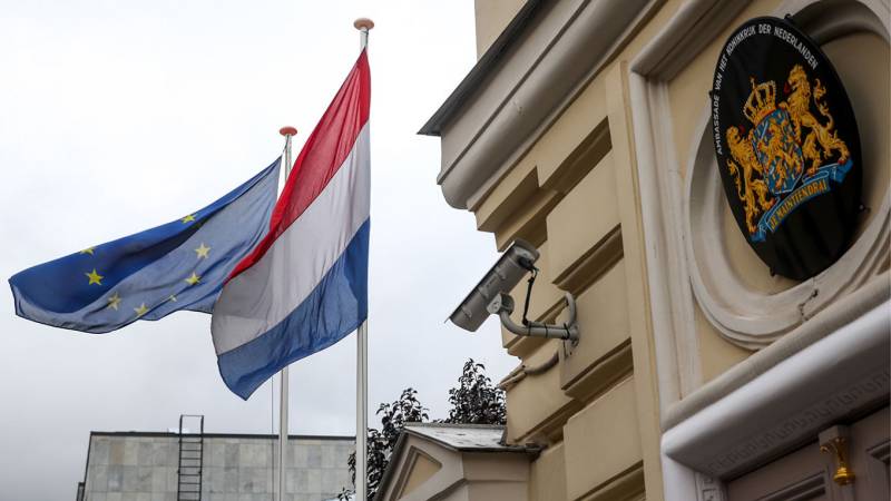 Russia says expelling 36 European diplomats