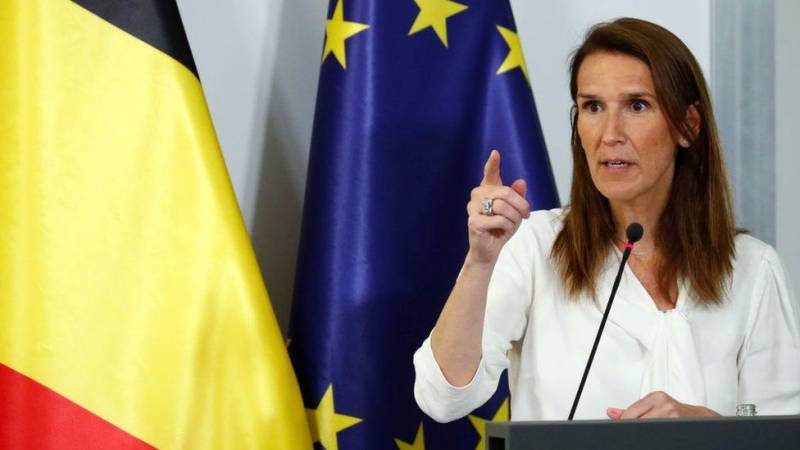 Belgian foreign minister steps down to care for husband