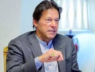 Imran tasks Lahore MPAs to bring more people to Islamabad rally