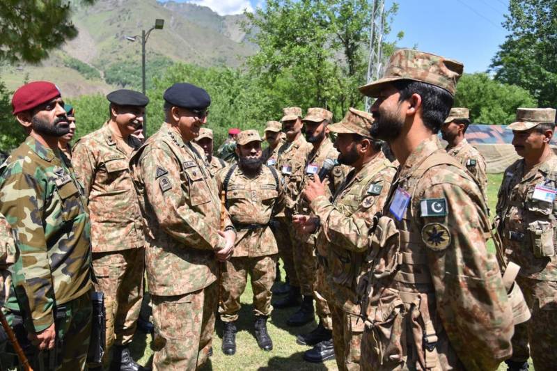 General Bajwa visits LOC, appreciates troops’ combat readiness