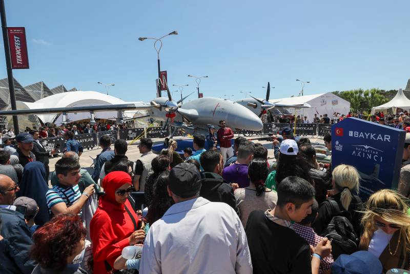 Turkey shows off drones at Azerbaijan air show