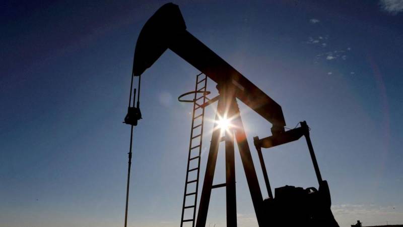 Stocks waver, oil prices fall on recession fears