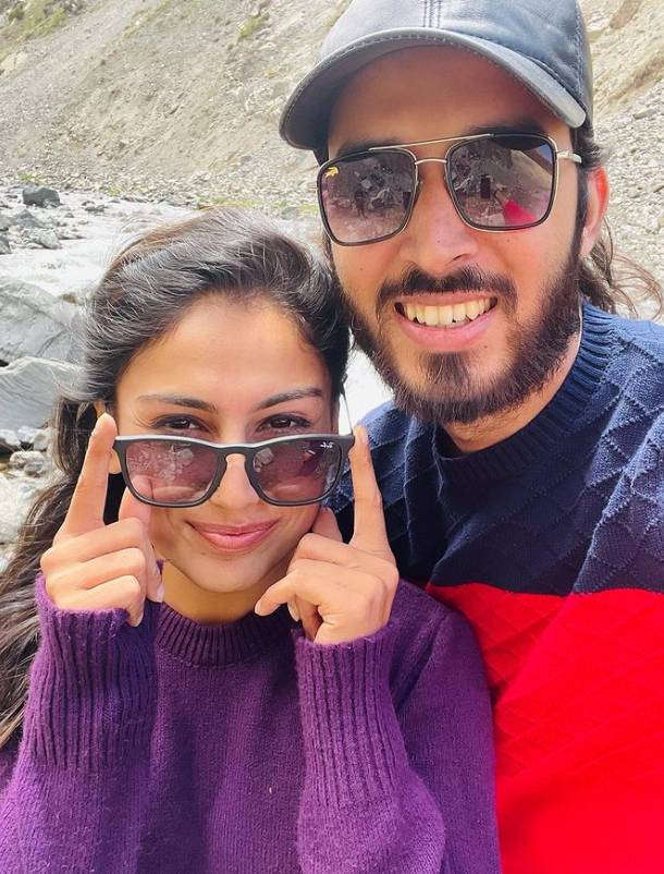 Kainat Imtiaz hits husband sixes out of the park on honeymoon