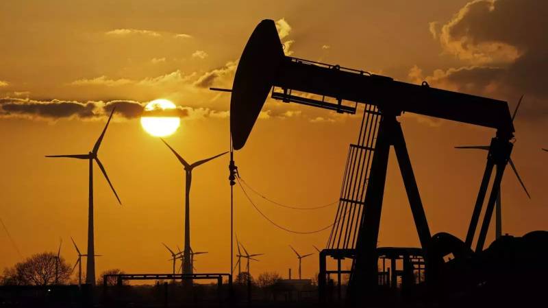 Oil prices slump further, Brent crude under $100