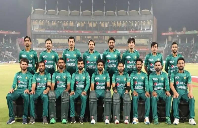 Pak Cricket Team reaches Netherlands 