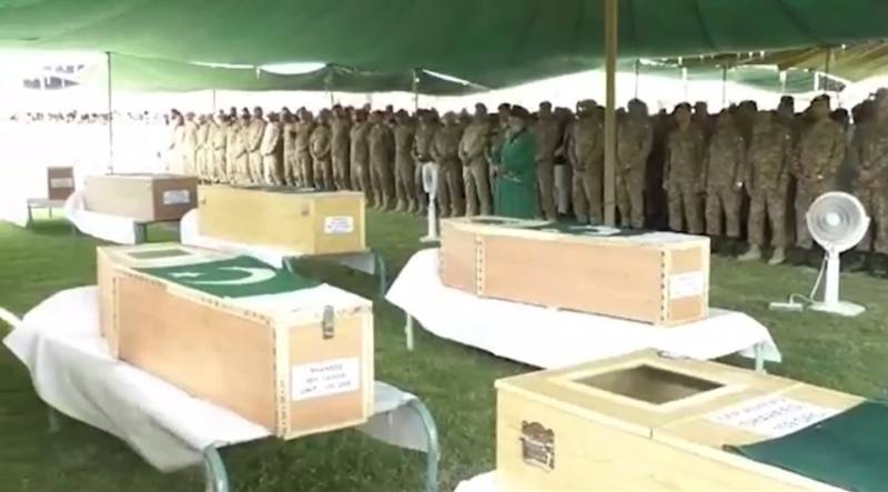 Nine soldiers martyred, four injured in road accident in Bagh