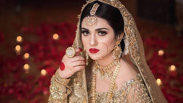 tv actress Sarah Khan