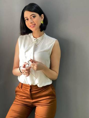 Is Hania Amir giving traits of her friend’s would-be partner or of her own’s?