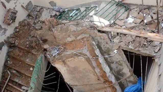 Roof collapse kills two children in Sadiqabad; three injured