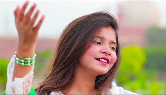 Young Hadia Hashmi stuns audience with her amazing voice