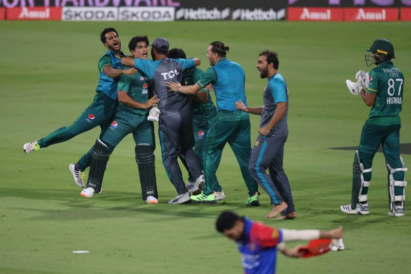 Naseem's last-over sixes power Pakistan into Asia Cup final, India out
