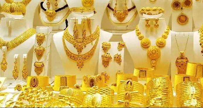 Gold prices further decline in Pakistan