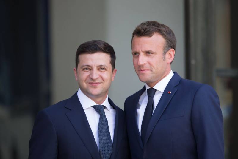 Macron tells Zelensky of 'extreme concern', pledges more military aid