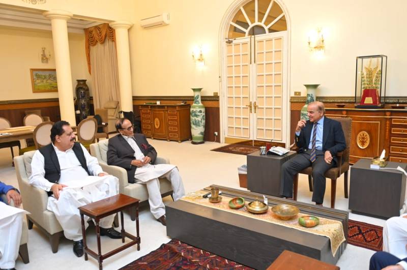 Ch Shujaat, Salik call on PM Shehbaz 