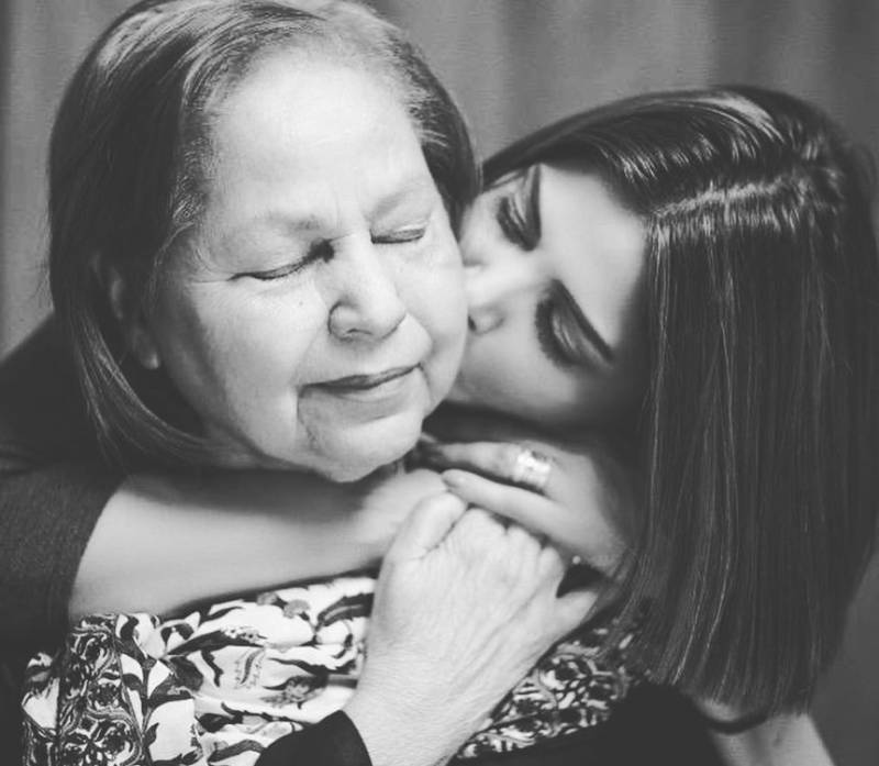Hadiqa Kiyani's mother passes away 