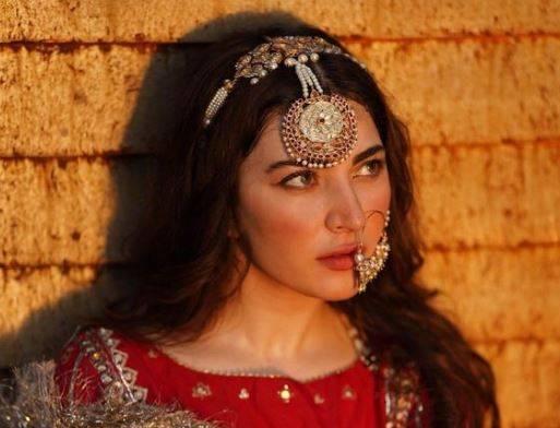 Naimal Khawar's bridal photoshoot redefines beauty and charm