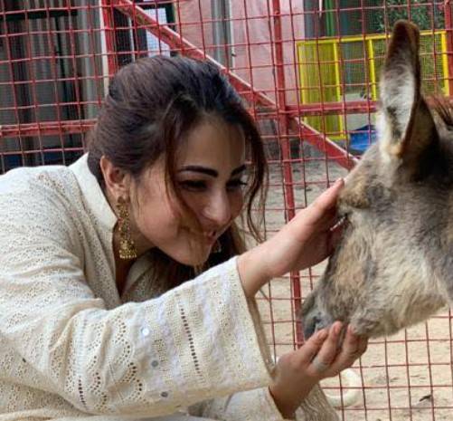 Ushna Shah to vote for the leader who shows love for Pakistan’s ‘voiceless’