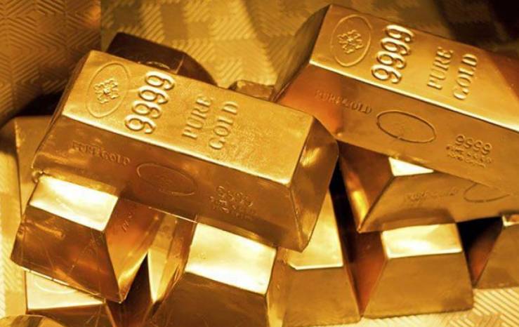 Gold price falls by Rs500 per tola