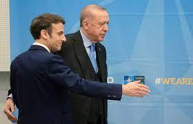 Russia discusses Ukraine in calls with France, Turkey