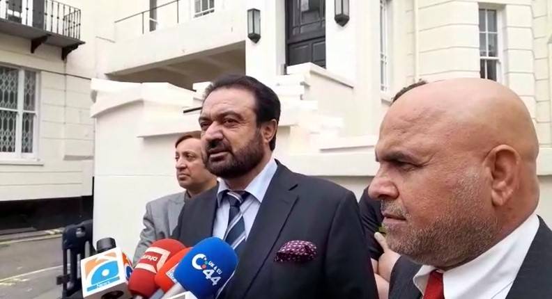 Former KP governor discusses TTP, Afghan issues with Nawaz Sharif 
