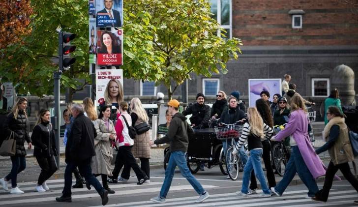 Danes go to the polls in thriller election