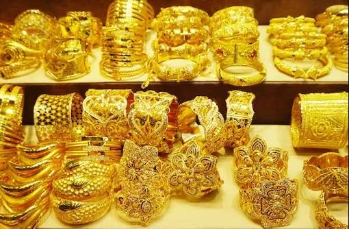 Gold price drops in Pakistan