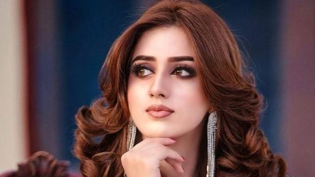 Jannat Mirza expresses her admiration for Imran Khan