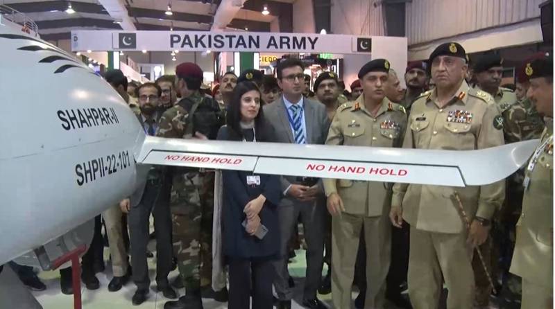 Gen Bajwa visits IDEAS-2022 at Karachi Expo Centre
