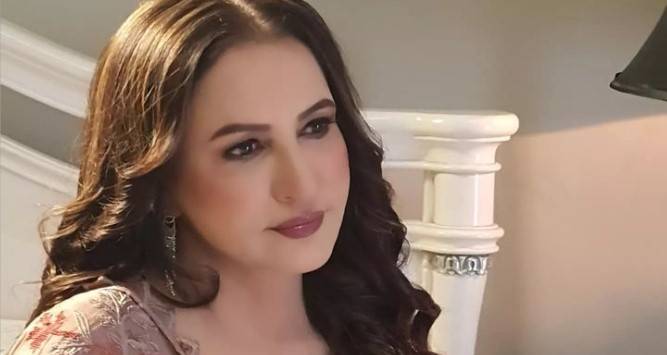 Never regret a day in your life, Saba Faisal says after disowning son, daughter-in-law 