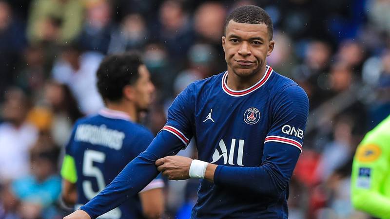 France hope for clean bill of health on eve of World Cup final