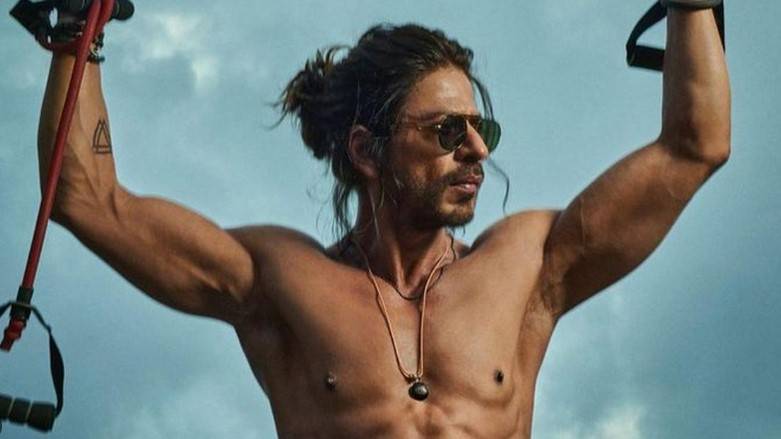 Hindu extremist threatens to burn Shah Rukh Khan alive 