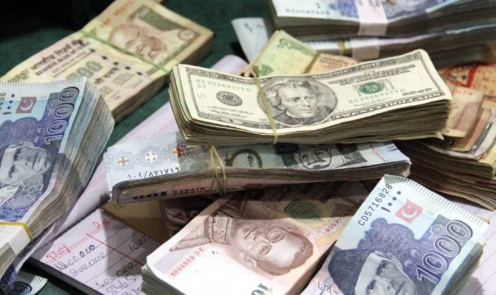 Depleting reserves sink Pakistani rupee against US dollar