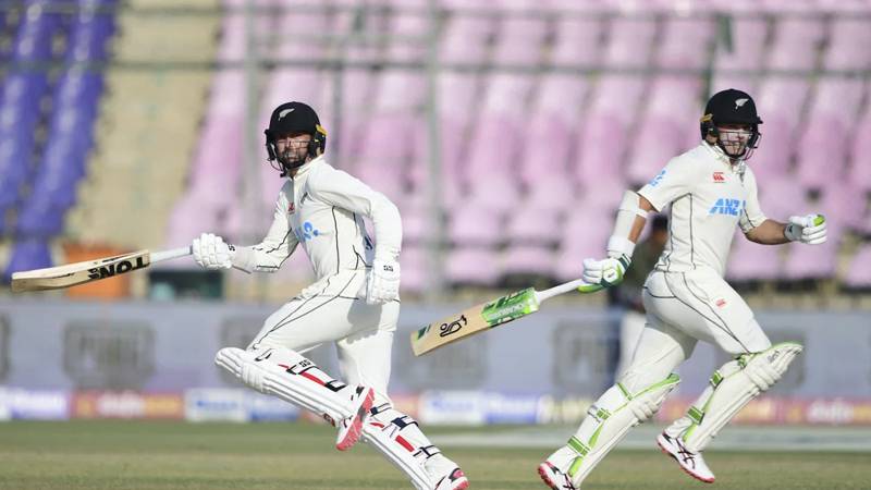 New Zealand foil Pakistan after Salman's hundred in first Test
