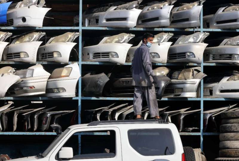 UAE government pushes work for own citizens