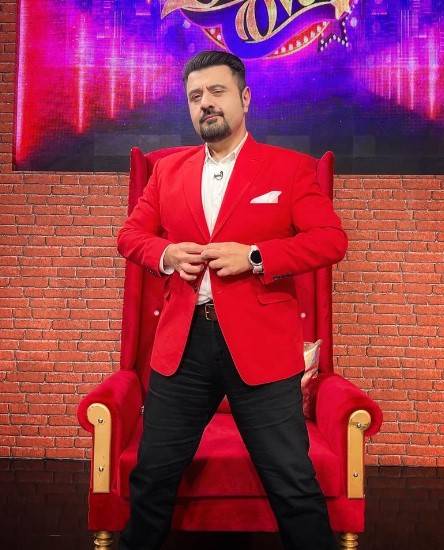 Ahmad Ali Butt explains Pakistan’s teetering economy in hilarious way 