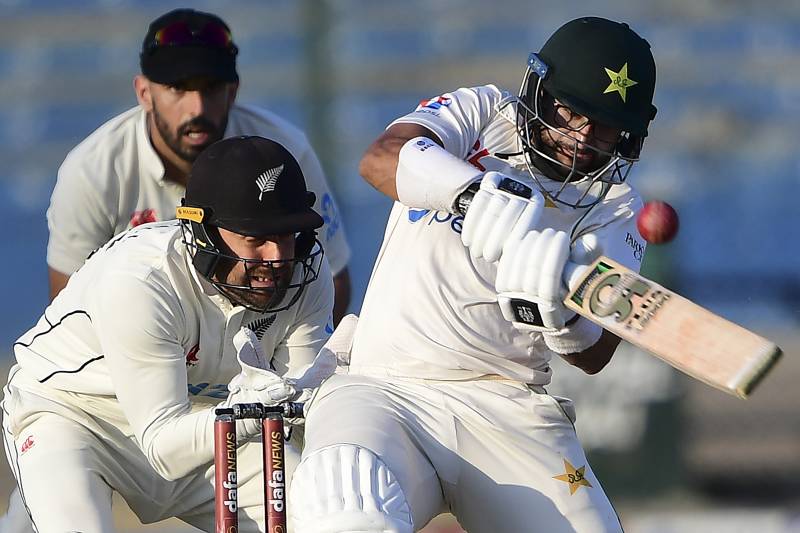 Haq anchors Pakistan after New Zealand pile on 449 in second Test