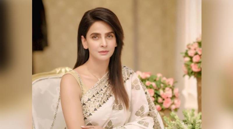 Saba Qamar’s sizzling photos in white saree storm internet